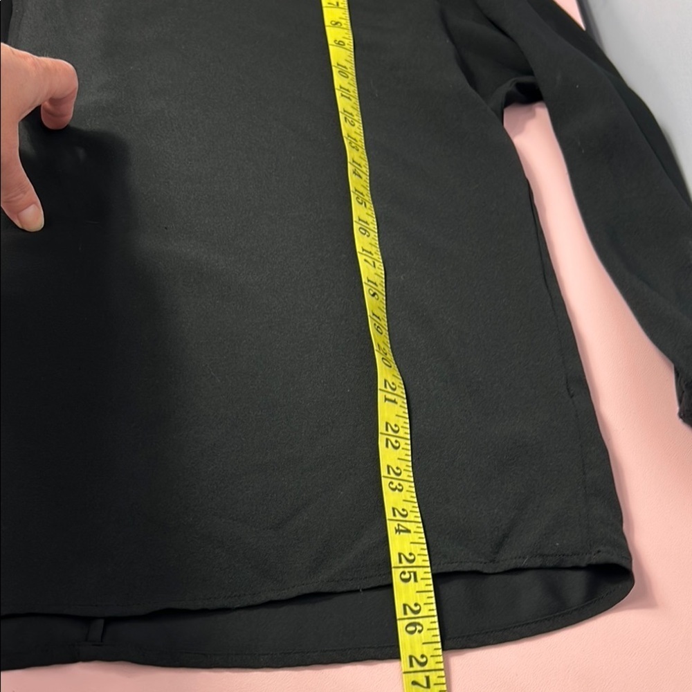 Maison Cinqent Black Relaxed Blouse with Long Sleeves - Picture 6 of 6